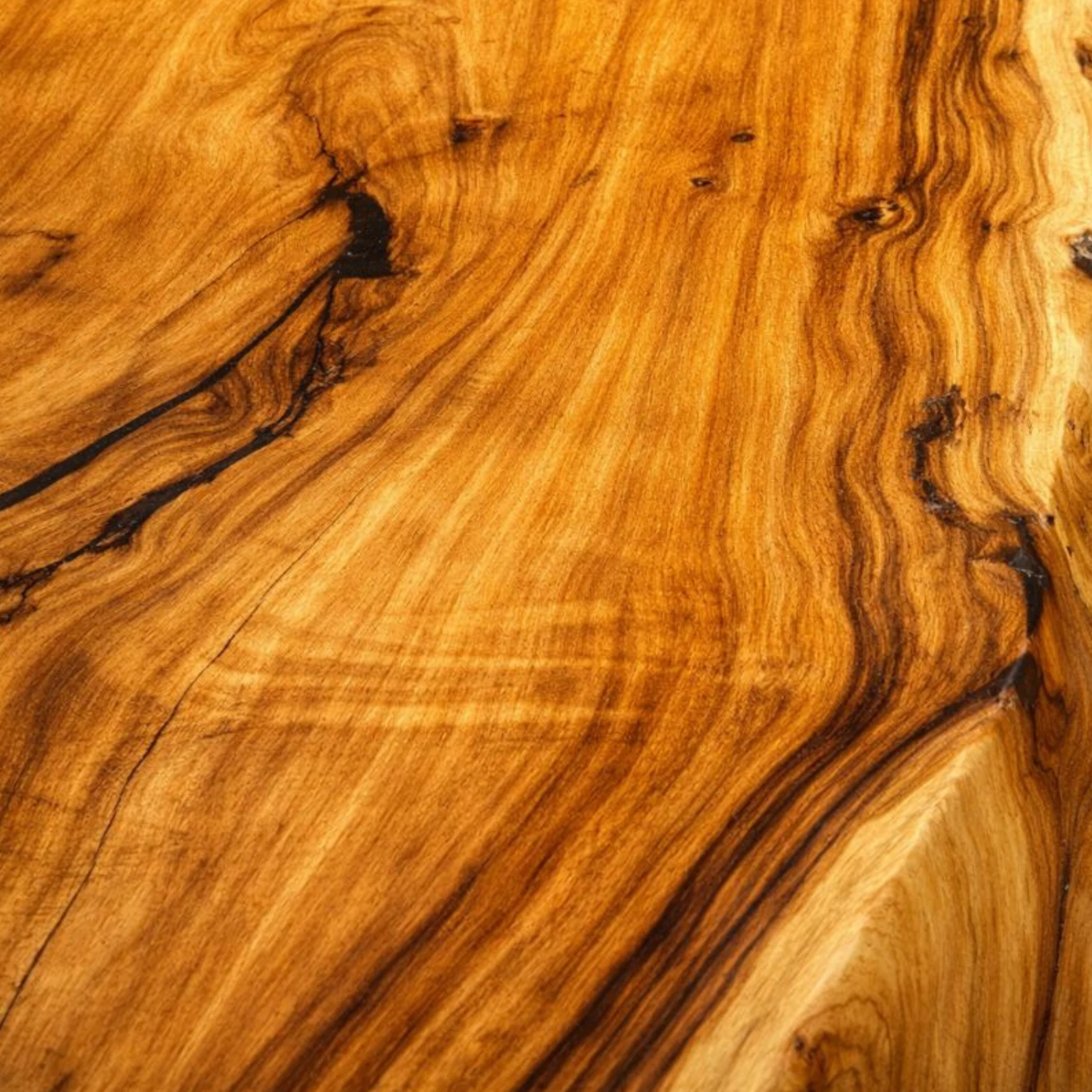 Acacia Wood Dining Table Detail View - Live Edge Wood Table UAE | Luxury Natural Wood Furniture